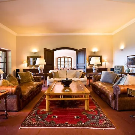 فيلة Sleeps 10 Pool Air Con Wifi
